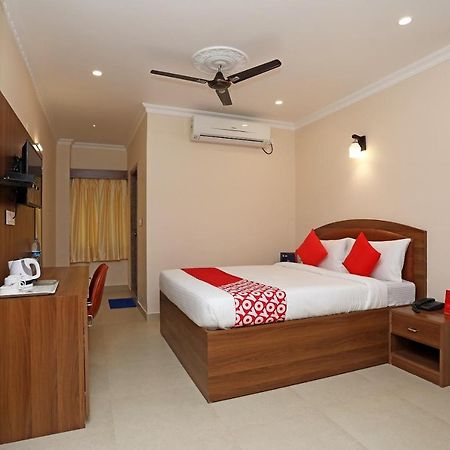 Hotel Oyo 13528 Kumud Plaza Bhubaneswar Esterno foto