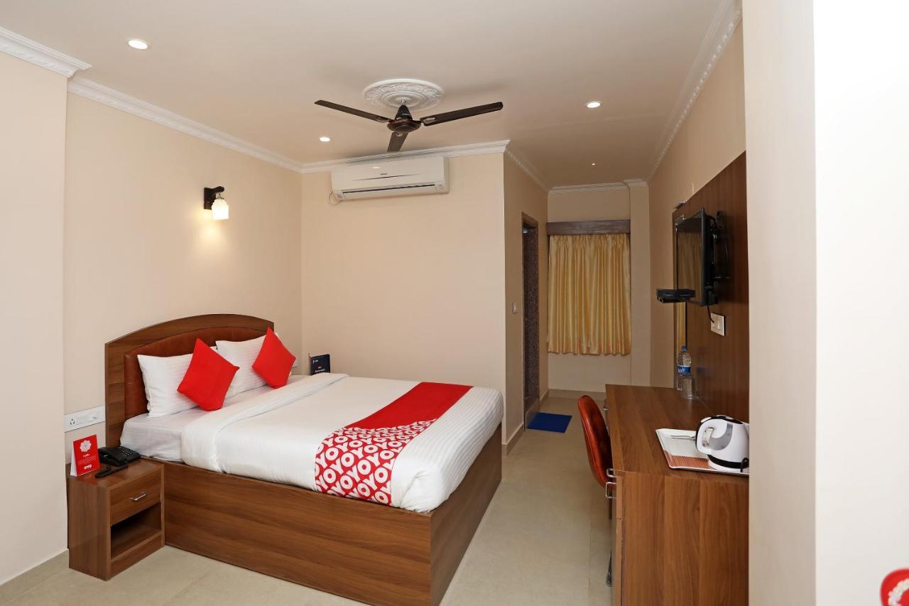 Hotel Oyo 13528 Kumud Plaza Bhubaneswar Esterno foto