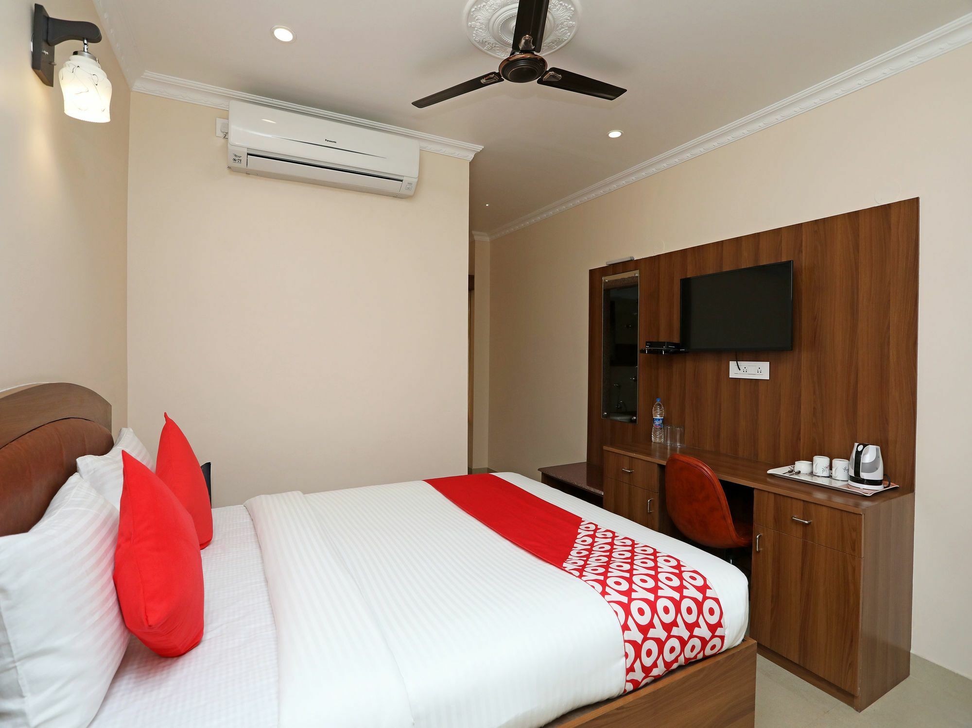 Hotel Oyo 13528 Kumud Plaza Bhubaneswar Esterno foto